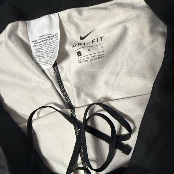 Nike Dri fit Black and Teal Patterned Leggings - Picture 5 of 5